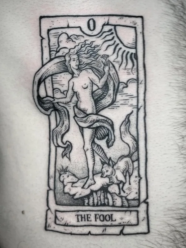 black and grey blackwork 纹身 在 side #58726 | 纹身师 Zuza Gałuszka