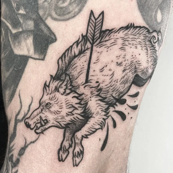 Blackwork Animal, Arrow tattoo on Forearm