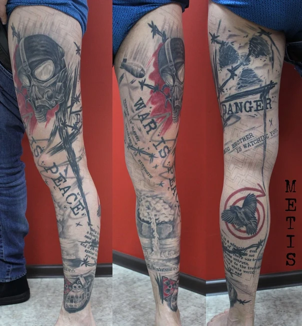 Трэш-полька Gas mask, Bomb tattoo на Full leg