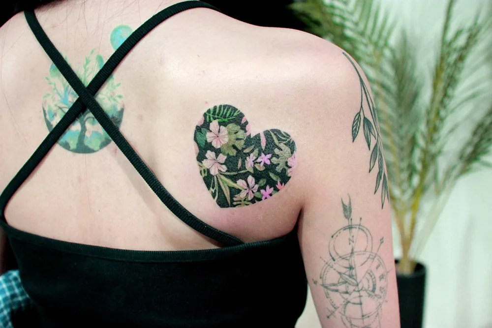 tatuaggio a forma di cuore eseguito da Sodam