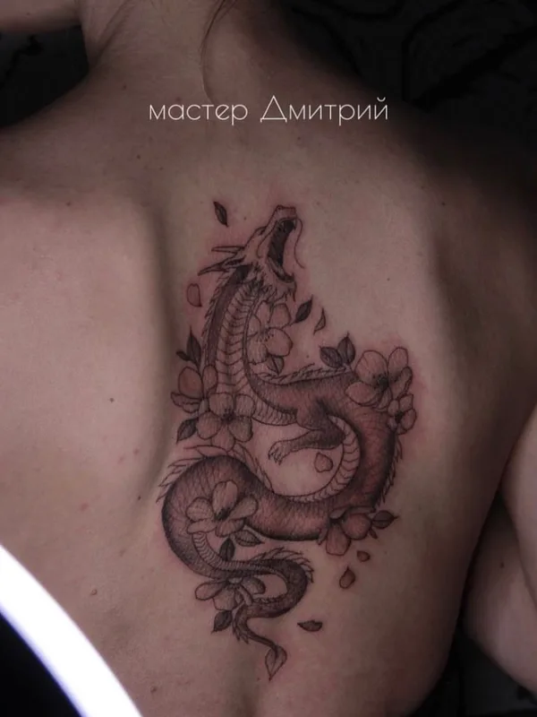 female black and grey japanese tatouage sur upper back #73544 | Artiste tatoueur Галата Дмитрий