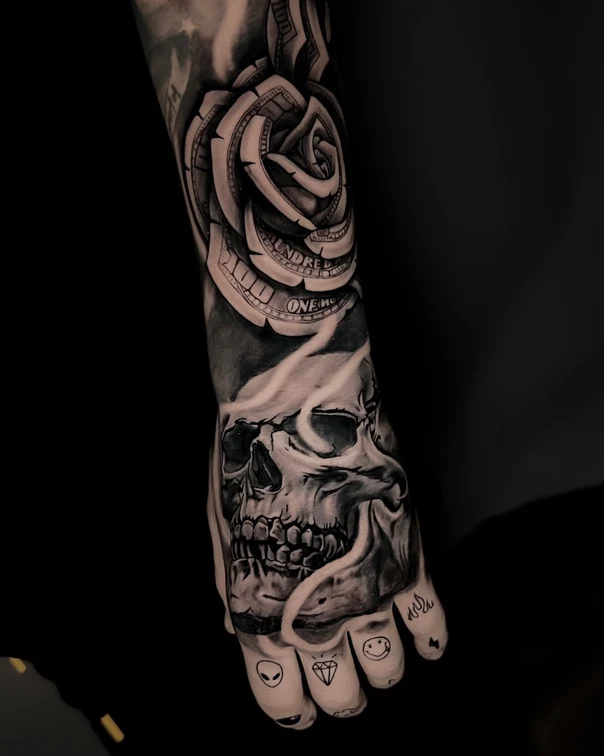 Black & Grey Skull, Rose tattoo on Hand