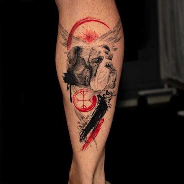 Чёрно-серая Dog, Wings tattoo на Икра