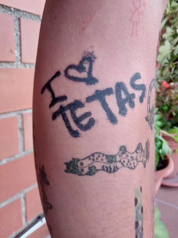 color lettering 纹身 在 forearm #73866 | 纹身师 vReta hAndpoke