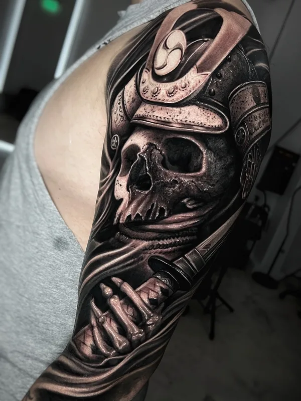 black and grey realism tattoo auf full sleeve #73906 | Tätowierer Leonardo Gonzalez