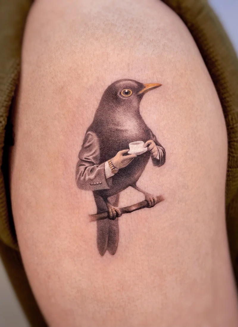 O Toque Delicado do Micro-realismo: A arte de tatuagem de Gyan