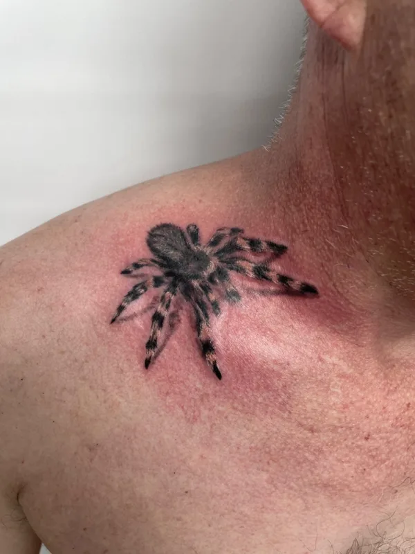 black and grey realism tatuaje en shoulder #73956 | Tatuador Олег Иферов
