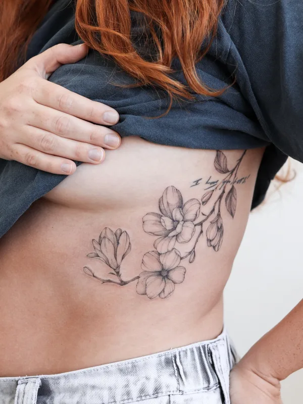 female black and grey fineline 타투 부위 ribcage #73993 | 타투이스트 Betstattoo / Sofia Lanbina