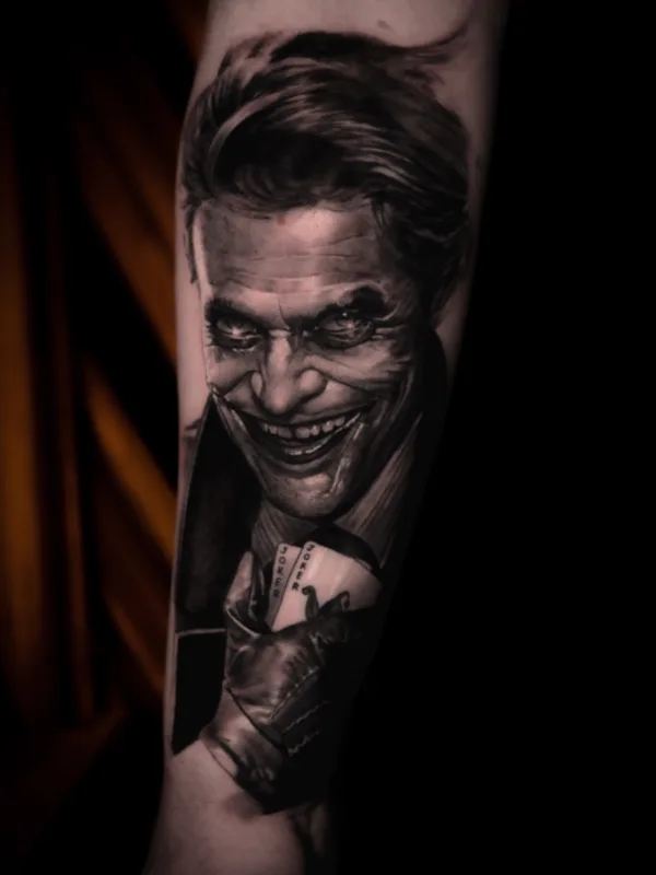 black and grey realism 纹身 在 forearm #74188 | 纹身师 Artem Yosh