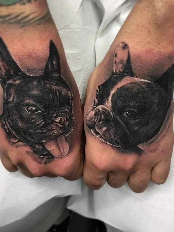 black and grey realism 纹身 在 back of hand #3580 | 纹身师 Valerio Sarpetti