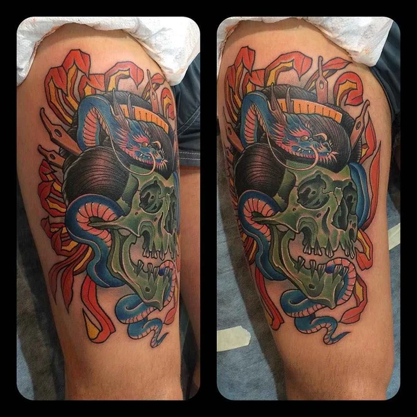Японская Skull, Dragon tattoo на Бедро