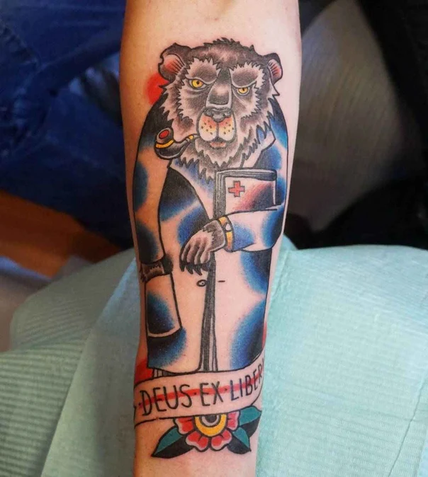 Традиционная Bear, Doctor tattoo на Предплечье