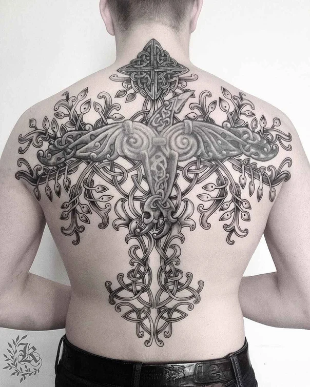 Celtic Cross, Knotwork tattoo на Спина (полная)