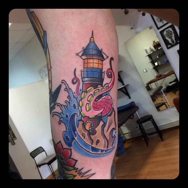 Нео-традиционная Lighthouse, Octopus tattoo на Предплечье