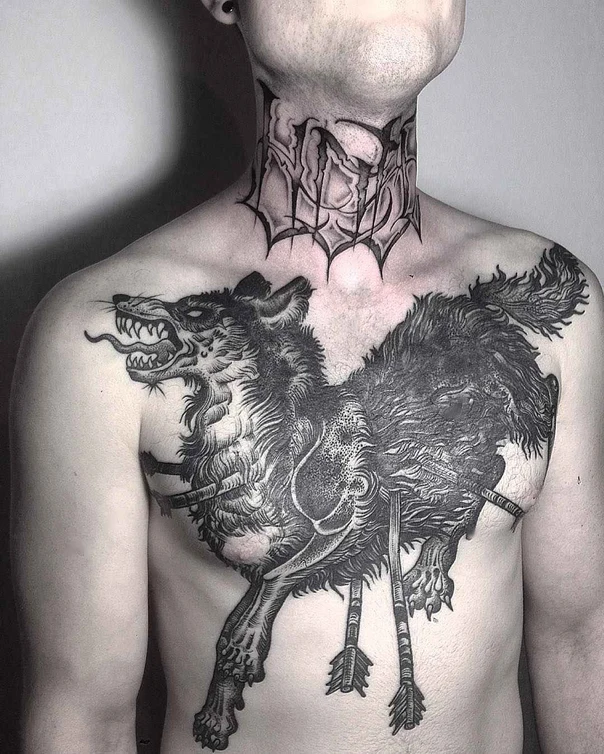 Блэкворк Wolf, Arrows tattoo на Грудь
