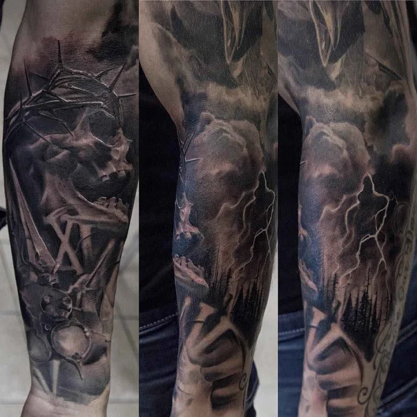 Чёрно-серая Skull, Lightning tattoo на Полный рукав