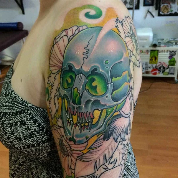 Нью-скул Skull, Flowers tattoo на Полный рукав
