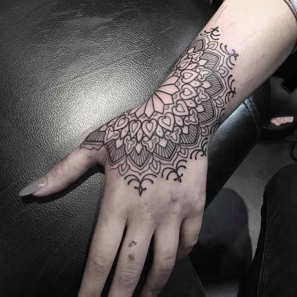 Mandala Mandala, Geometric tattoo on Hand