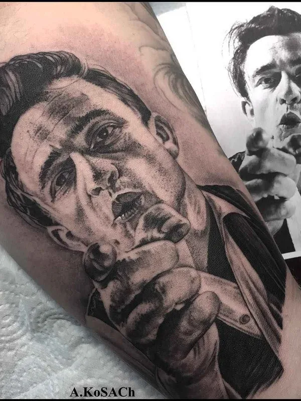 black and grey realism Tatuaggio su forearm #3362 | Tatuatore Александр Косач