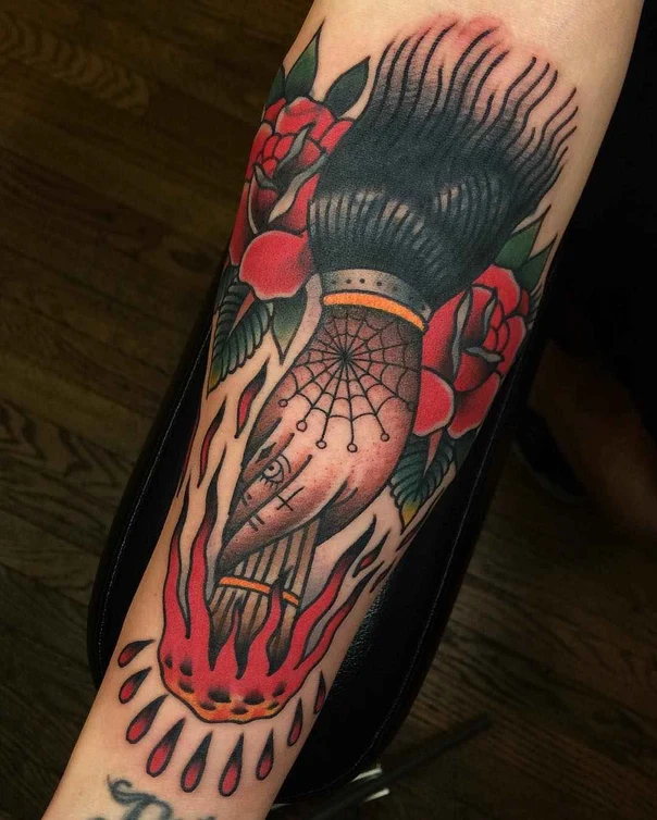 Традиционная Hand, Rose tattoo на Предплечье