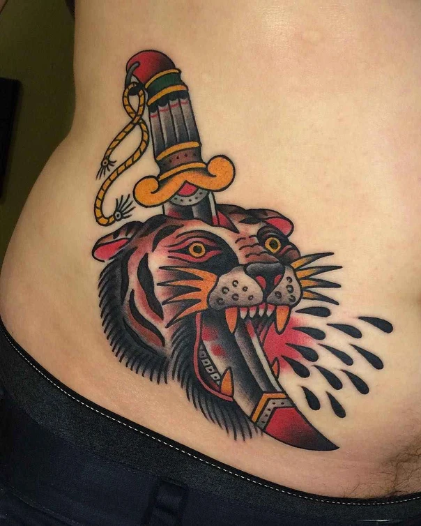 Традиционная Tiger, Dagger tattoo на Side