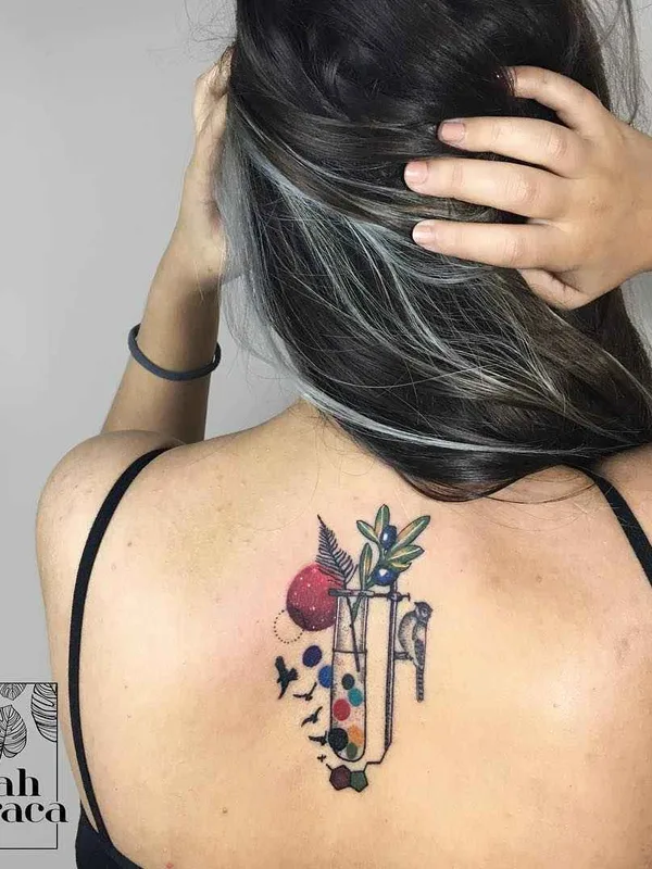 female color illustrative 纹身 在 upper back #4678 | 纹身师 Gülşah KARACA