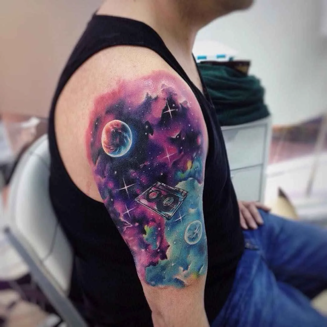 Tatuador Adrian Bascur aquarela espaço tatuagem  | тату-мастер Adrian Bascur акварельные космические татуировки