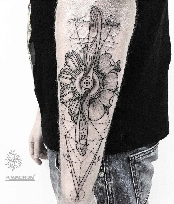 Геометрия Propeller, Flower tattoo на Предплечье