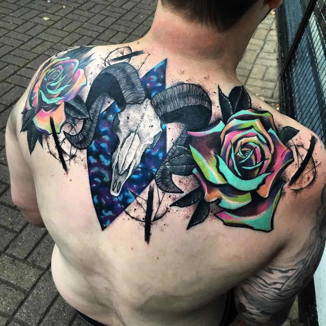 Tatuaggio artista Andrew Little Andy Marsh colori astratti insetti, spazio e animali tatuaggio | Тату-мастер Andrew Little Andy Marsh цветные абстрактные татуировки