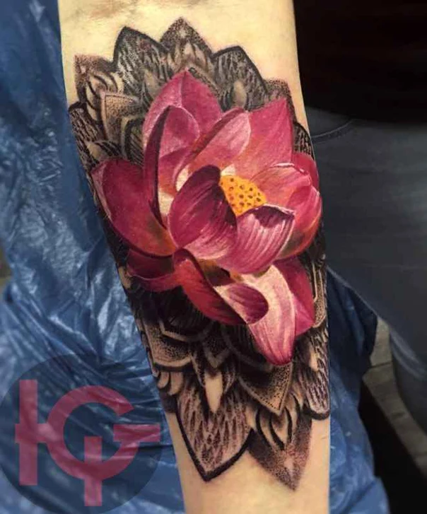Акварель Lotus, Mandala tattoo на Предплечье