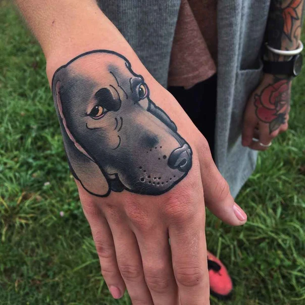 Реализм Dog tattoo на Тыльная сторона кисти