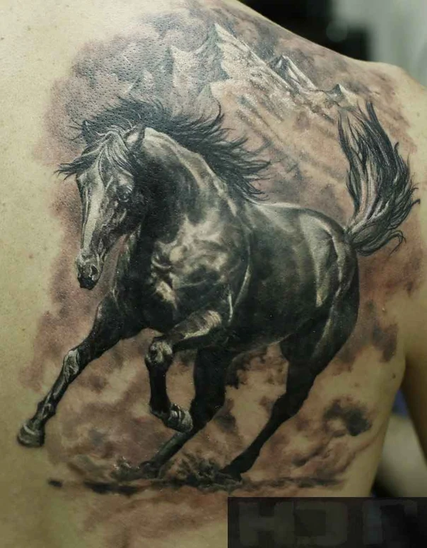 Реализм Horse, Mountain tattoo на Верхняя часть спины