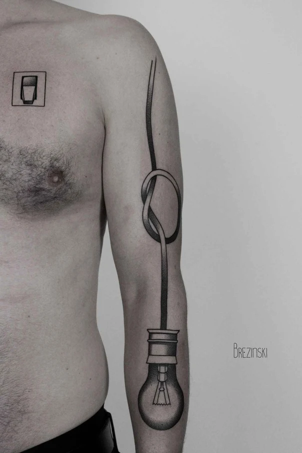 Лайнворк Lightbulb, Knot tattoo на Плечо