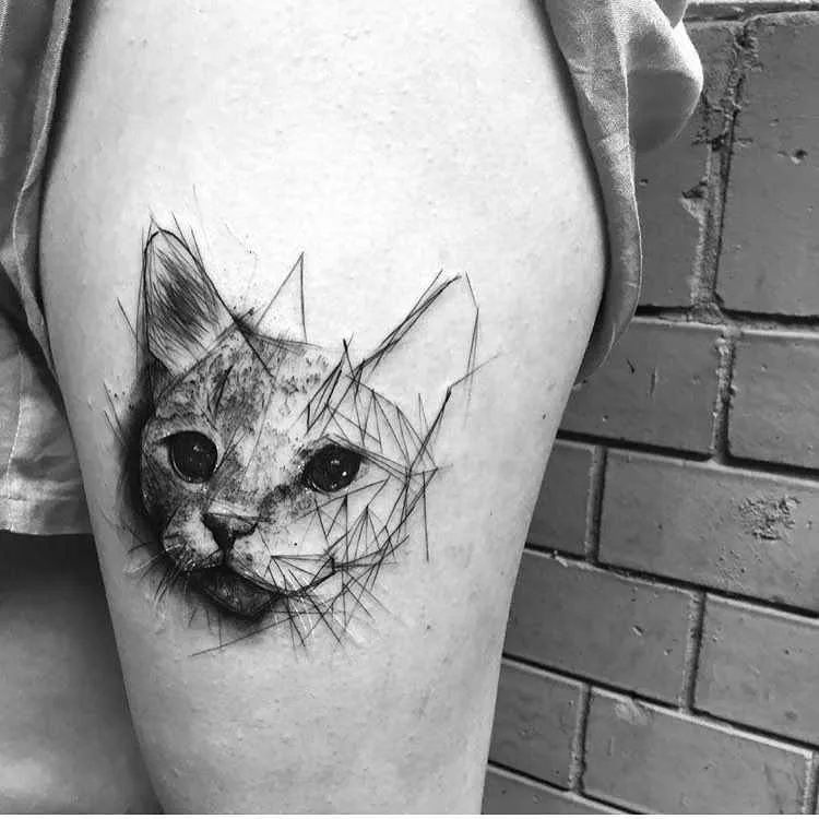 artista de tatuagem Kamil Mokot tatuagem preta de esboço