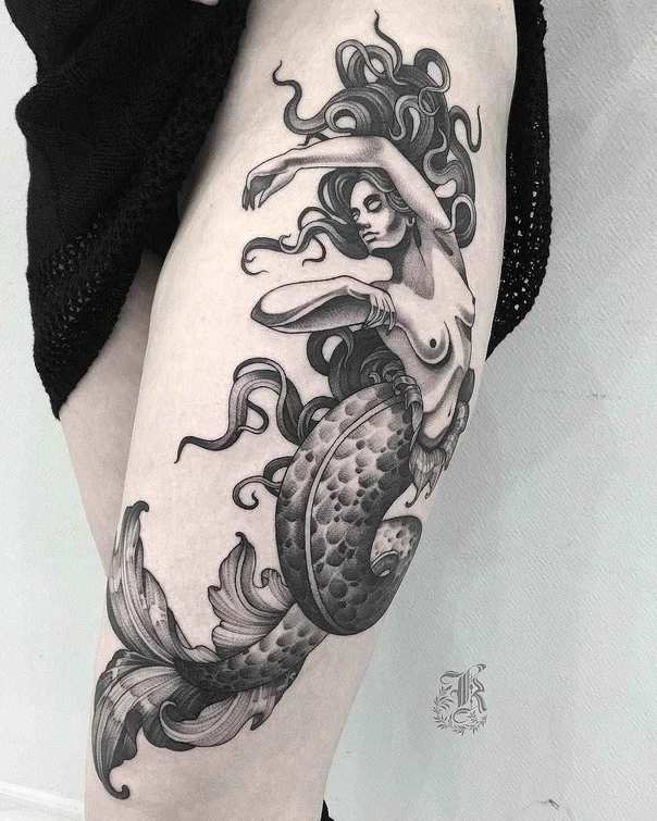 Чёрно-серая Mermaid tattoo на Thigh