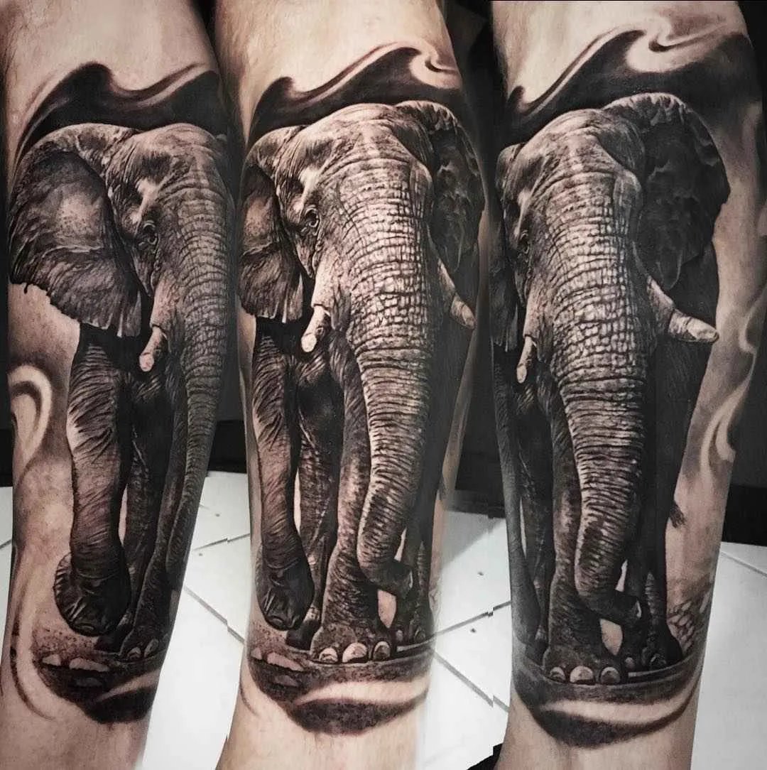 Artista del tatuaggio Matteo Pasqualin, ritratto in nero e grigio realistico | Italia