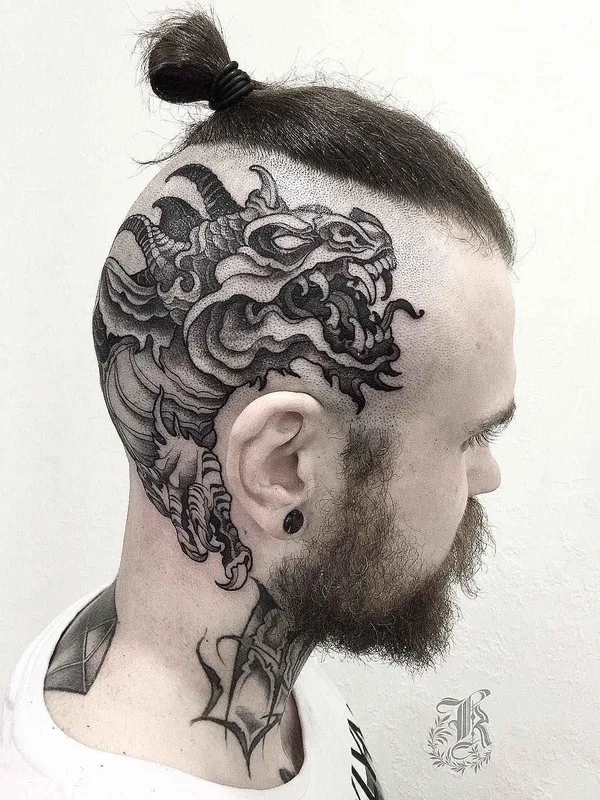 male black and grey blackwork Tatuaggio su head #14359 | Tatuatore Кристина Дармаева