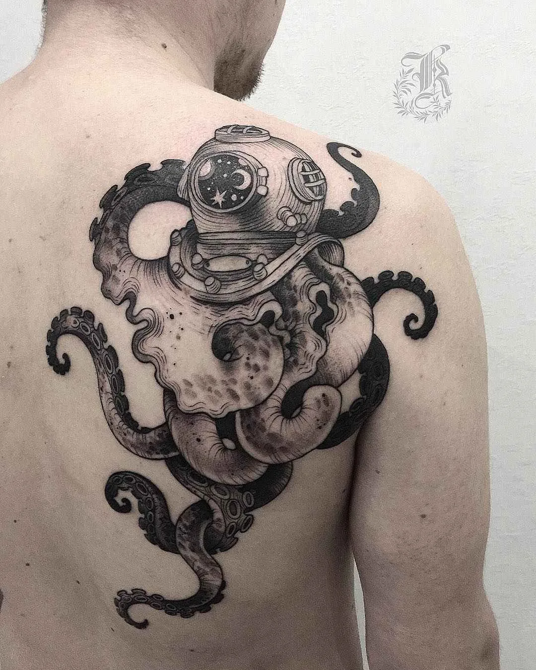 Tattoo artist Kristina Darmaeva authors dotwork tattoo
