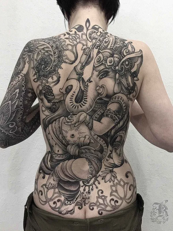 female black and grey blackwork Tatuaggio su full back #14361 | Tatuatore Кристина Дармаева