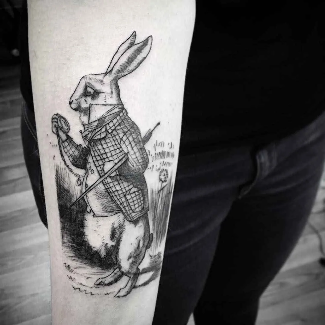 artista de tatuagem Kamil Mokot tatuagem preta de esboço