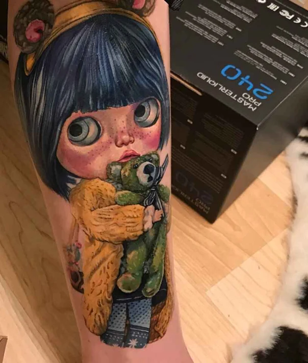 Иллюстративная Doll, Teddy bear tattoo на Предплечье