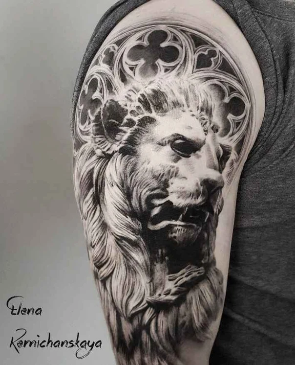 Реализм Lion, Gothic tattoo на Плечо