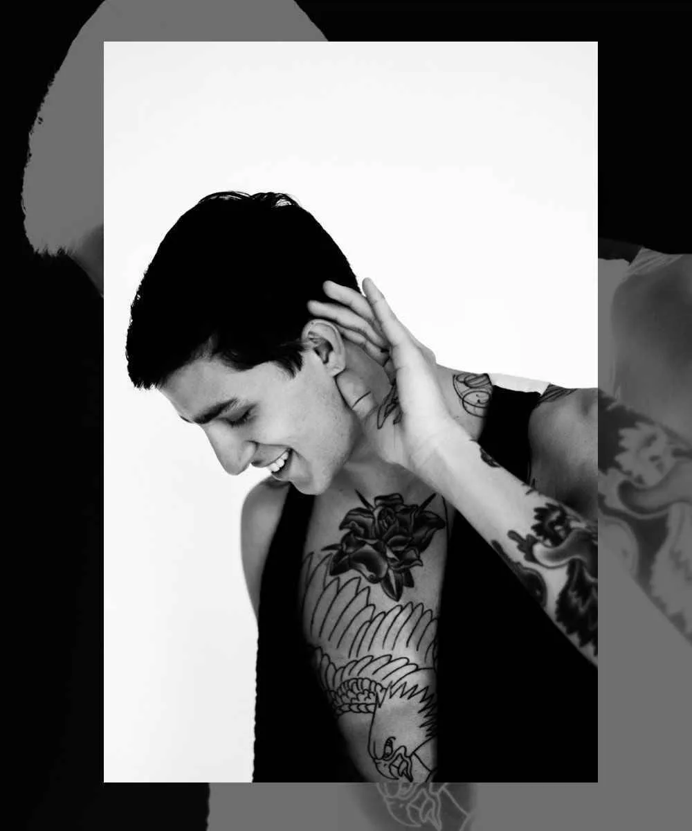 Modello maschile di tatuaggi Miles Langford, tatuaggi