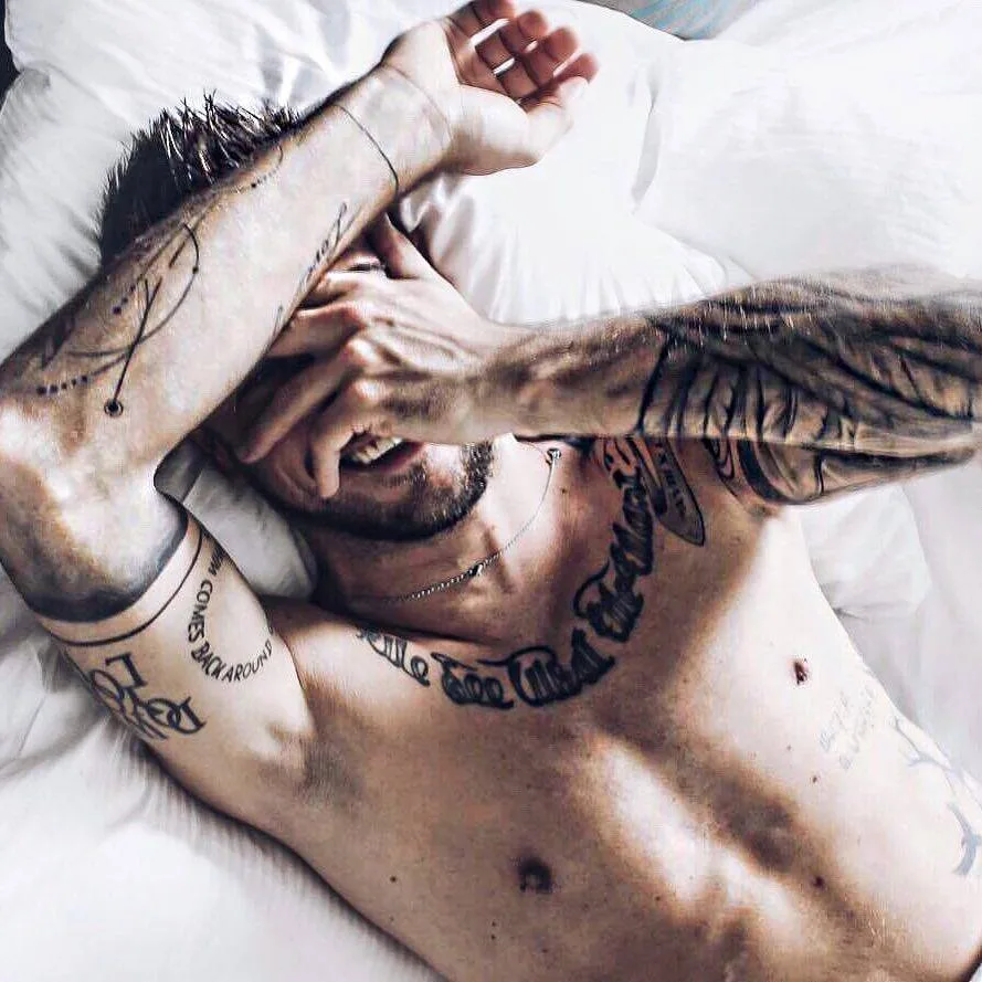 Modello tatuato Mike Stibich, modello alternativo, uomini tatuati | Monaco di Baviera, Germania