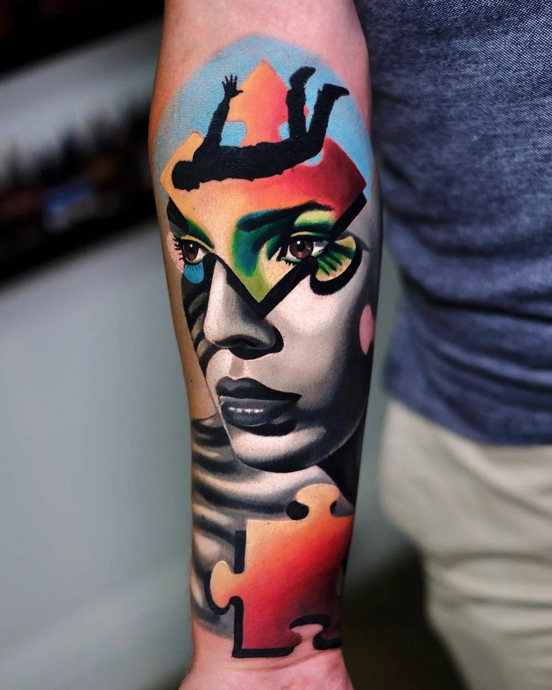 Tatuador Volkan Demirci, estilo do autor color surrealista retrato de tatuagem | Ushuaia Tattoo Londres
