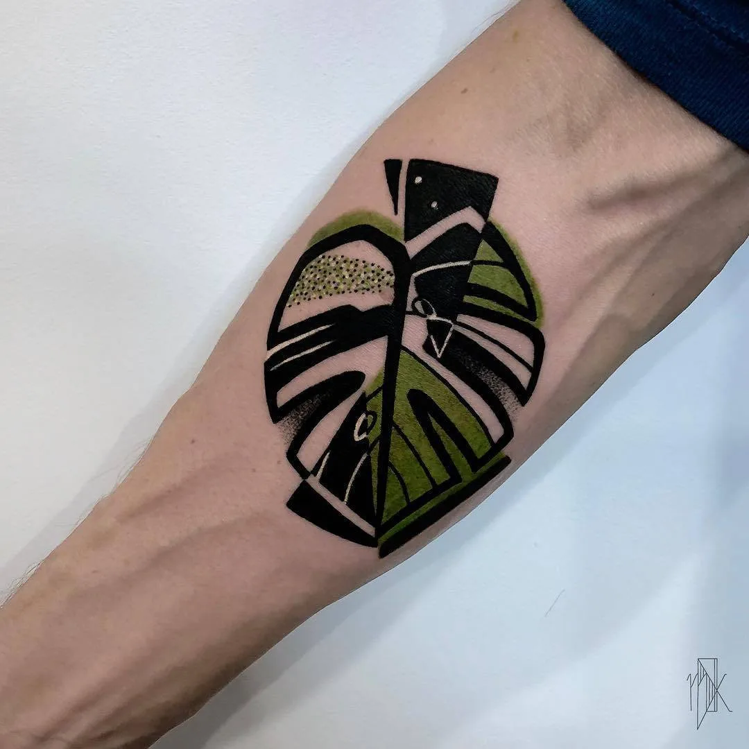 Artista di tatuaggi Marta Kudu, stile autore disegno a colori di tatuaggi, foglia | Varsovia, Polonia 
