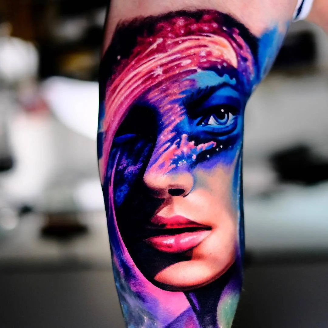 Tatuador Volkan Demirci, estilo do autor color surrealista retrato de tatuagem | Ushuaia Tattoo Londres