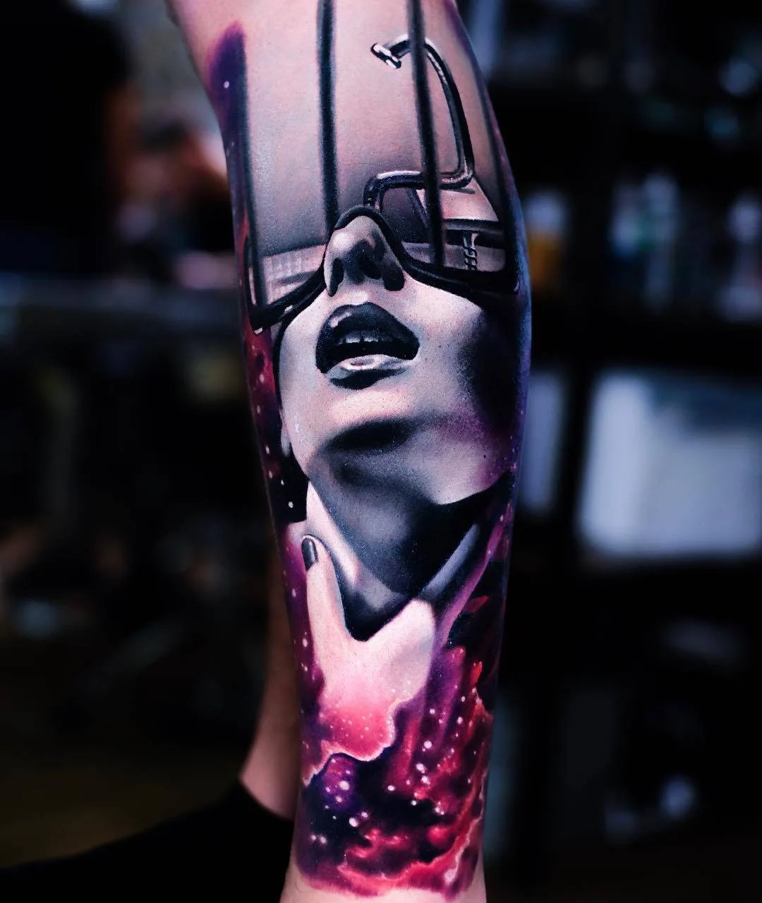Tatuador Volkan Demirci, estilo do autor color surrealista retrato de tatuagem | Ushuaia Tattoo Londres