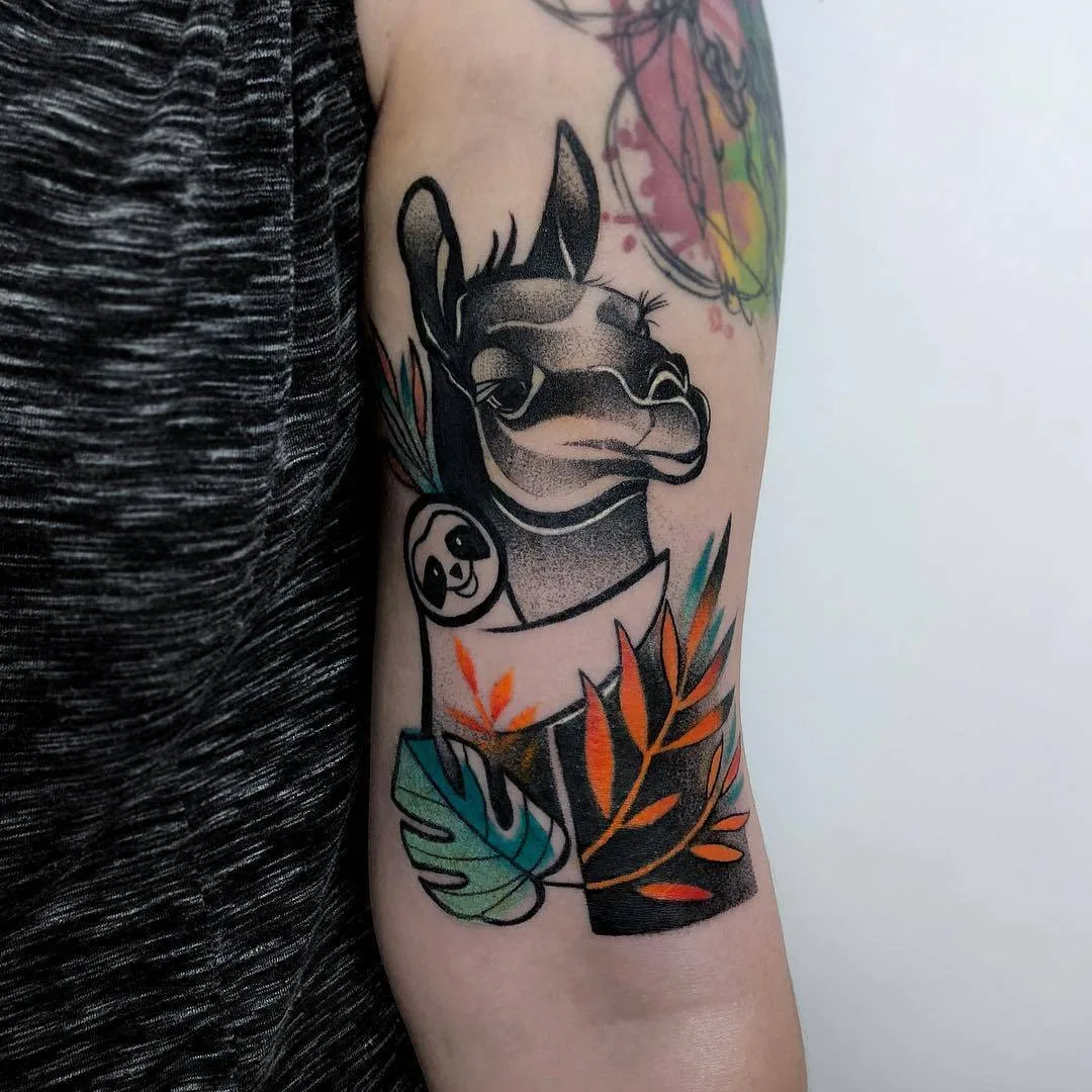 Artista di tatuaggi Marta Kudu, stile autore disegno a colori di tatuaggi, canguro | Varsovia, Polonia 