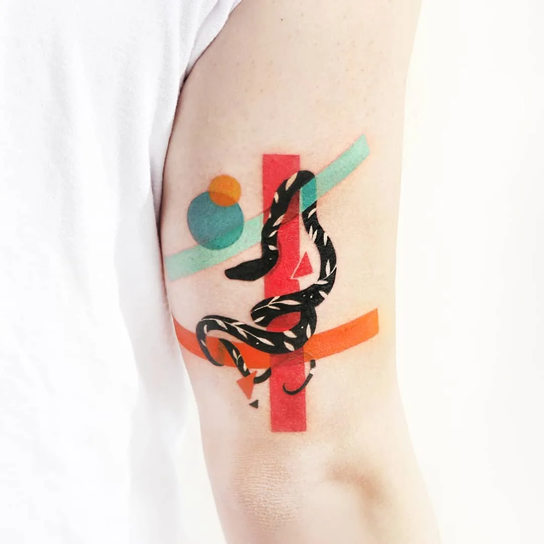 Tatuador Polyc SJ / 상진, estilo de tatuagem polygon de autores, color. Tatuagem gráfica, abstração, surrealista, cartoon | Coreia 
